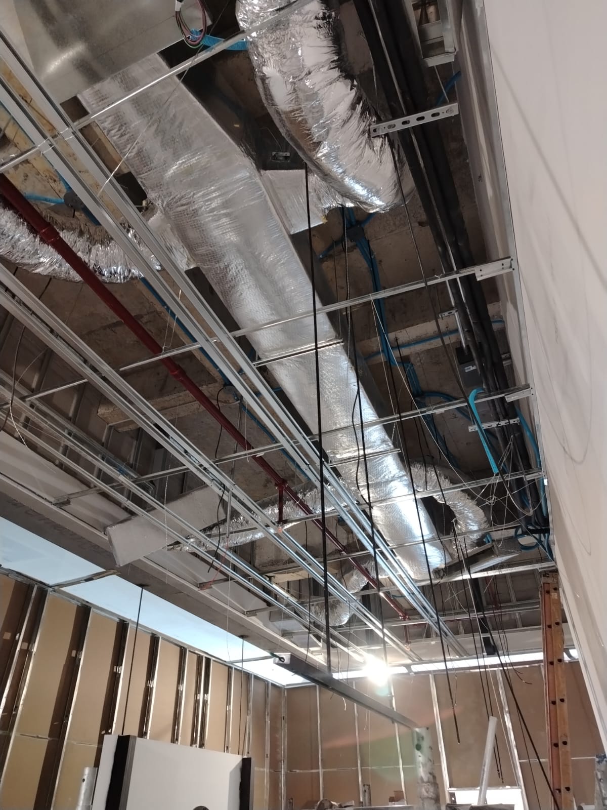 Sistema de ductería y ventilación industrial instalado en El Salvador – Comfort Aire